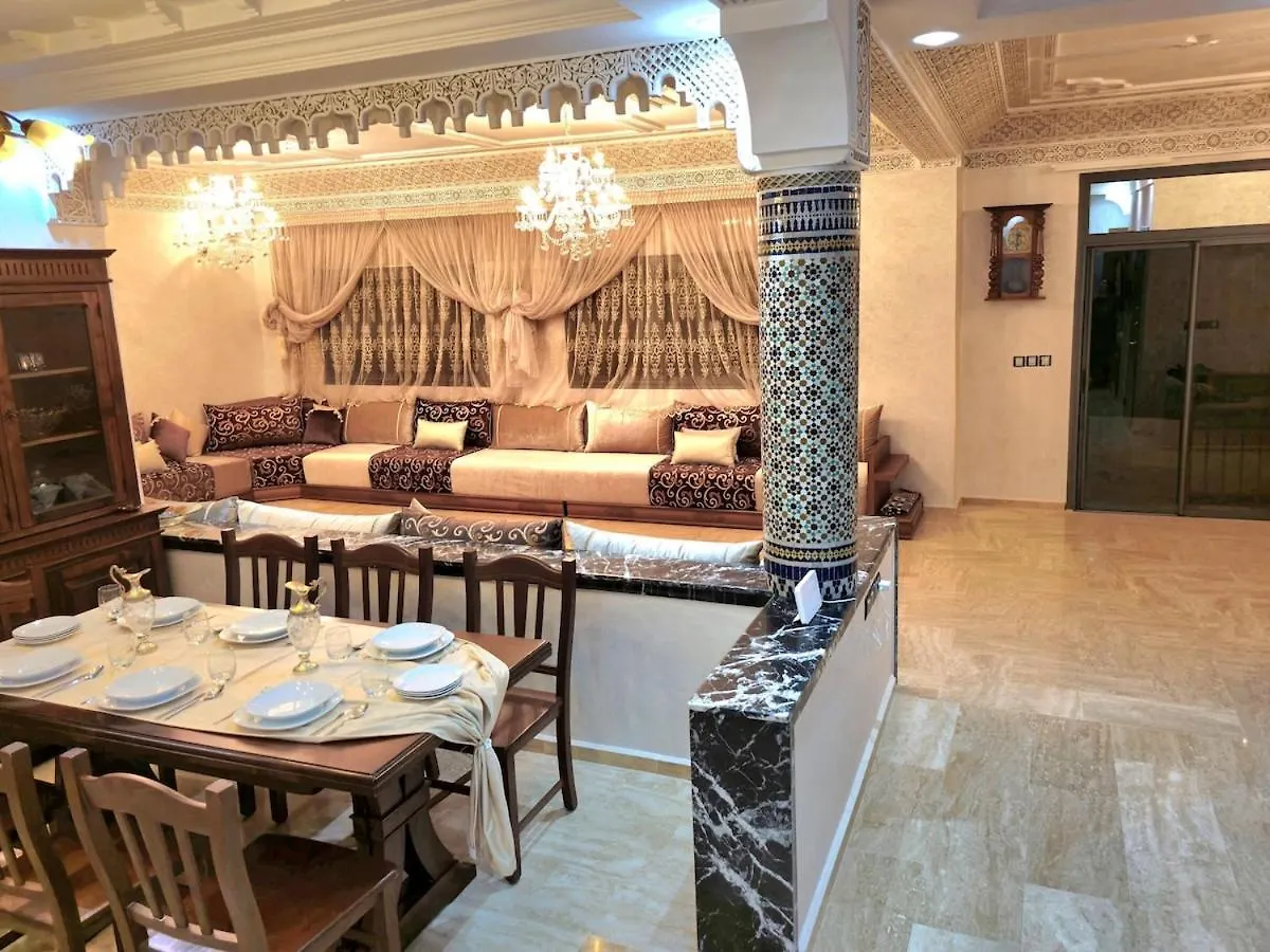 Charming Fassi Stay, 5 Min Center Fes Apartment